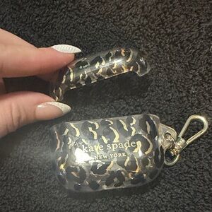 Kate Spade AirPods 2nd gen case in EUC :)